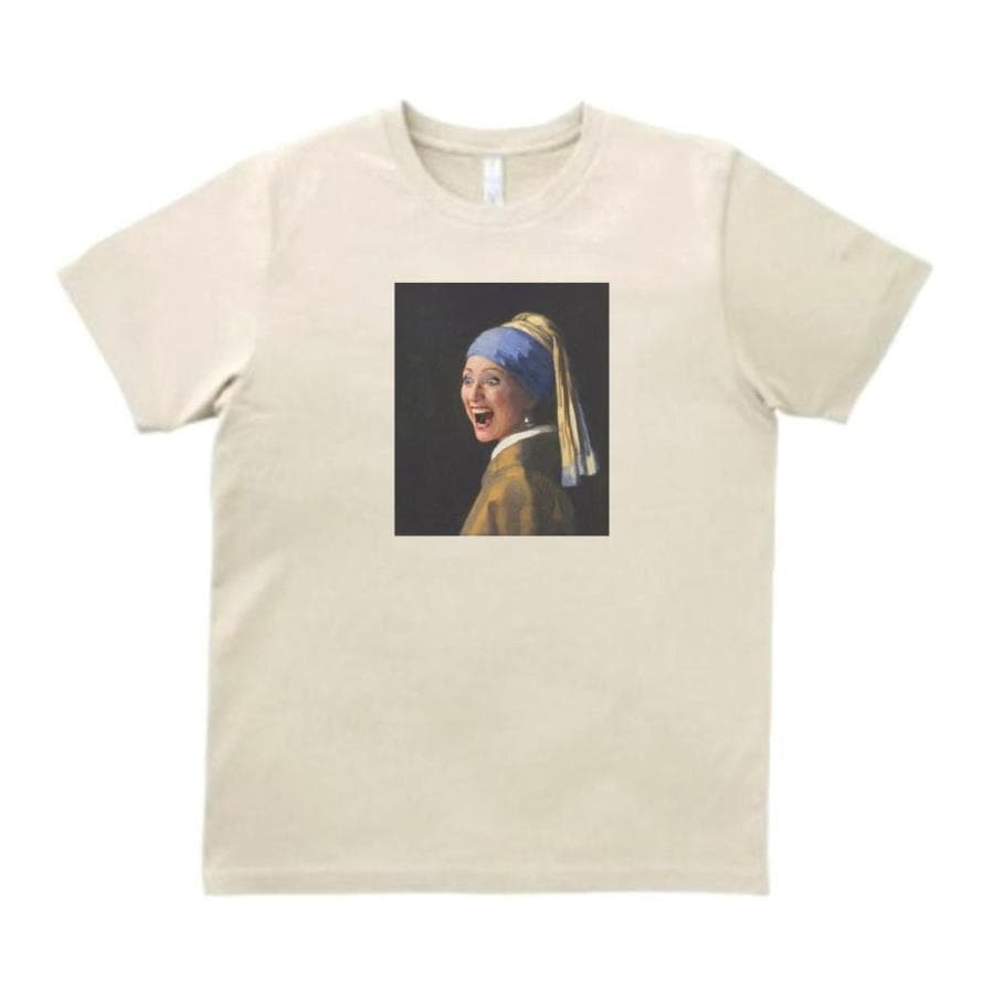 フェルメール 真珠の耳飾りの少女パロディ デザイン・アート Tシャツ ライトベージュ